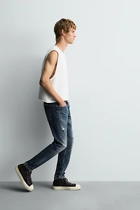 RIPPED SKINNY FIT JEANS