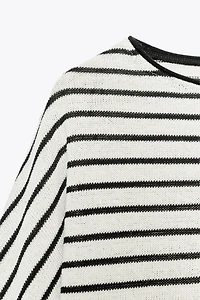 BATWING SLEEVE STRIPED TOP