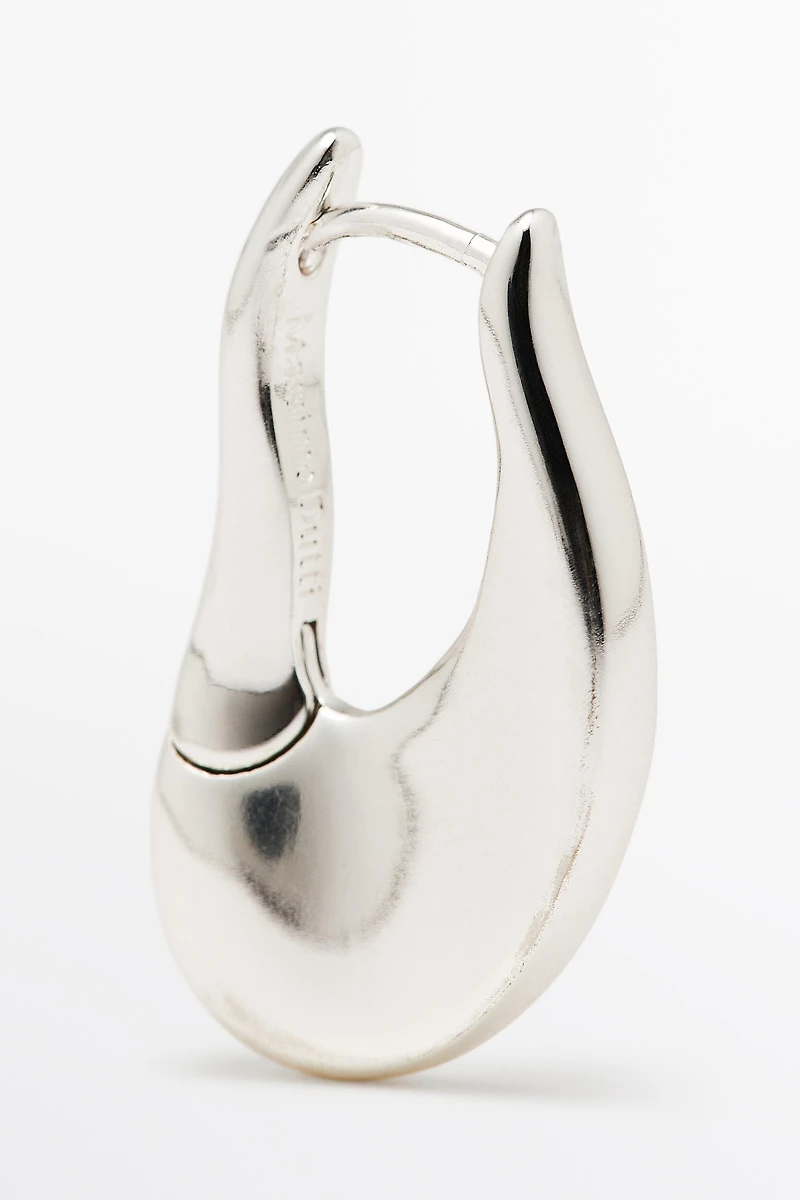 Fluid lines hoop earrings