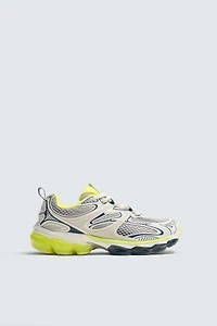 BASKET À SEMELLE ÉPAISSE