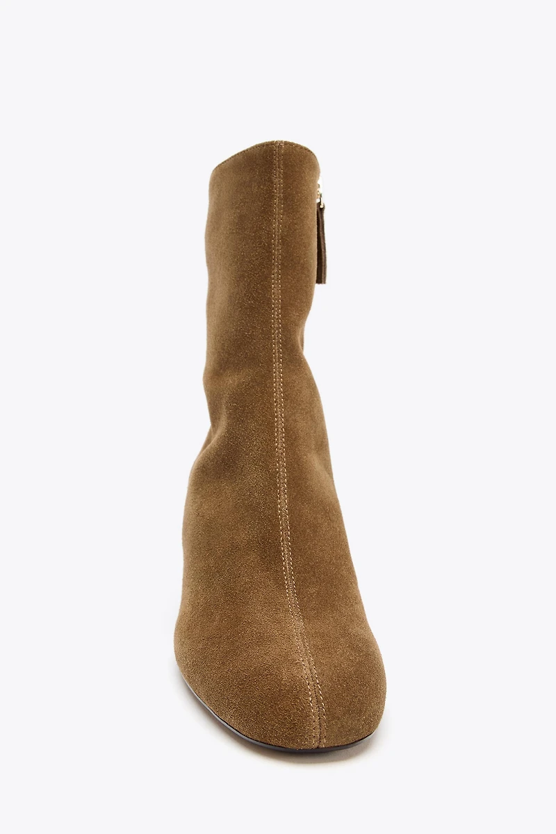 SPLIT LEATHER WIDE HEELED ANKLE BOOTS