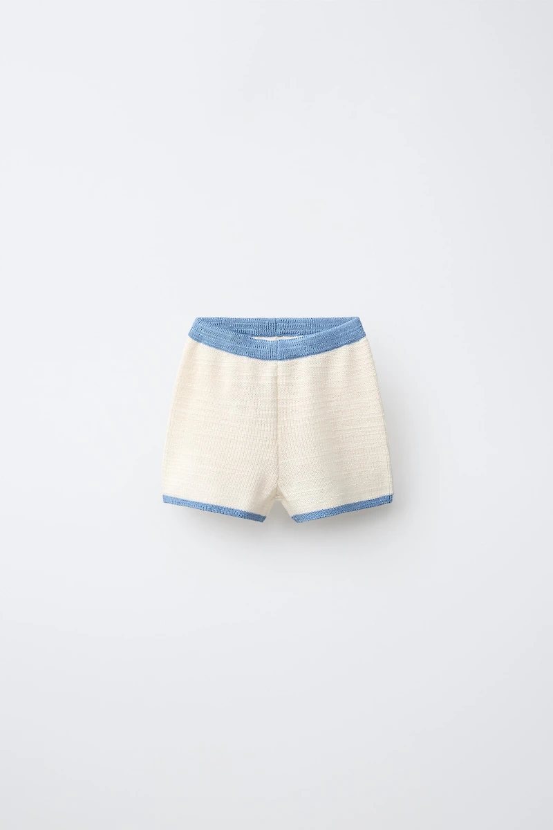 SHORT EN MAILLE CONTRASTÉE