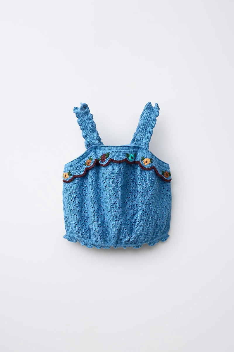 COTTON LINEN KNIT TOP WITH EMBROIDERY AND RUFFLES
