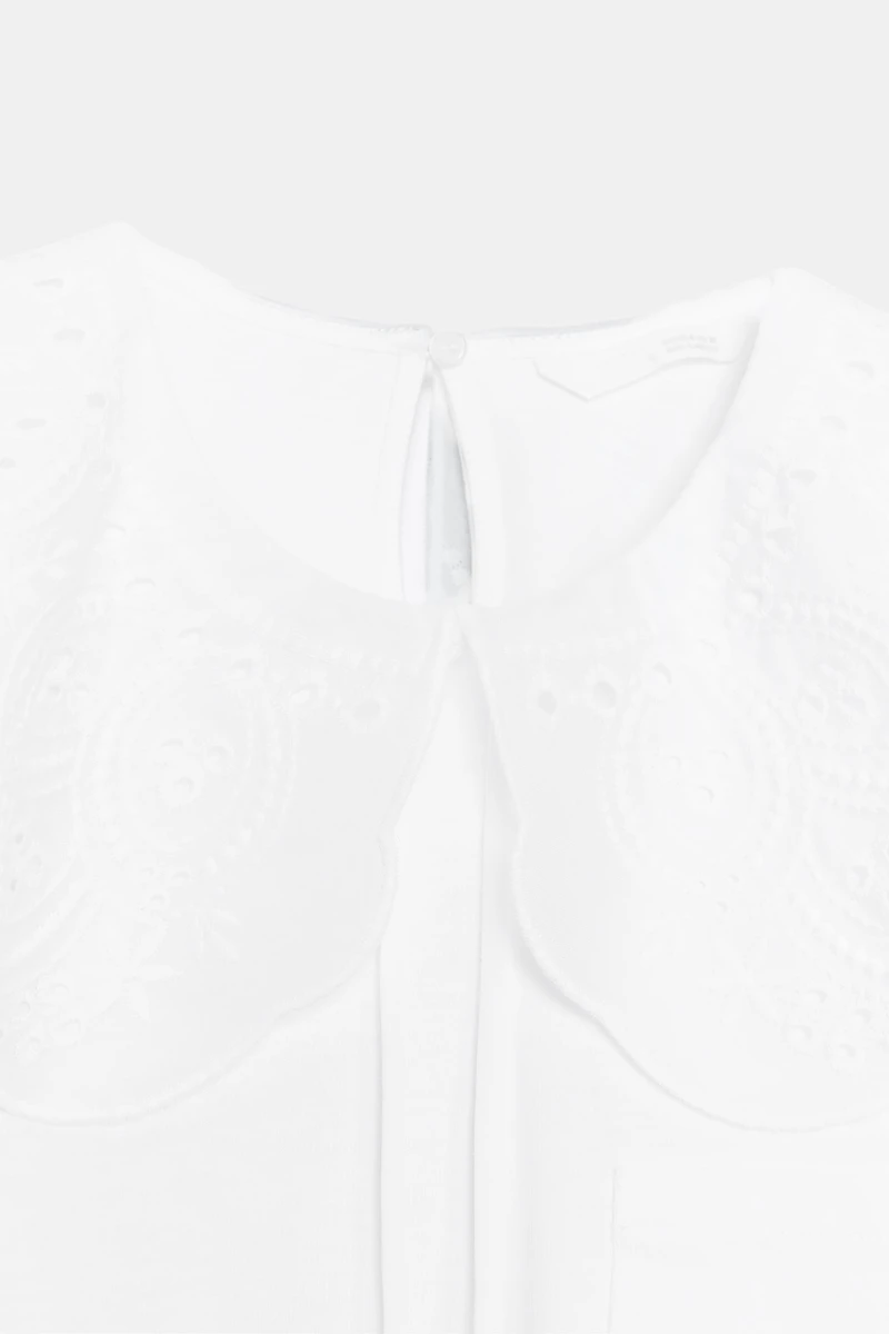 EMBROIDERED PETER PAN COLLAR T-SHIRT