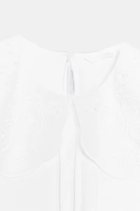 EMBROIDERED PETER PAN COLLAR T-SHIRT