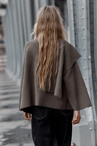 SHORT KNIT COAT WITH SCARF