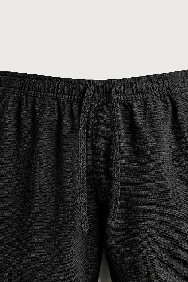 TEXTURED REGULAR FIT SHORTS