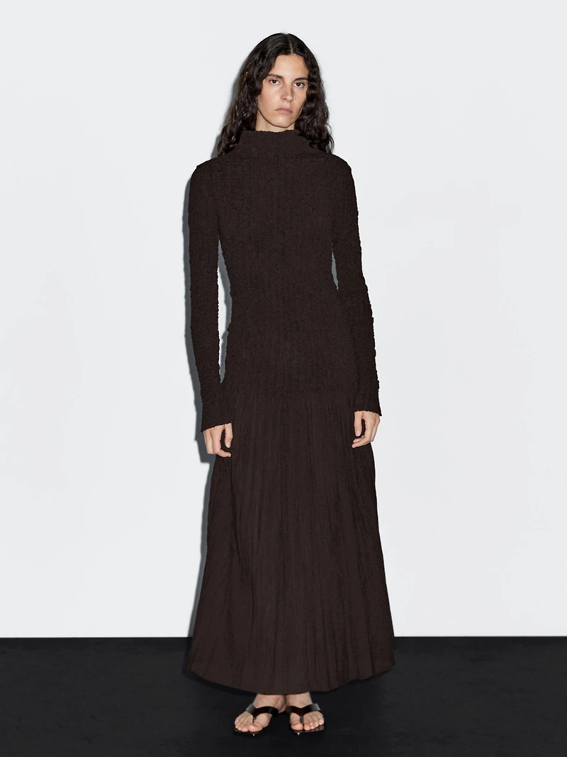Long pleated stretch dress