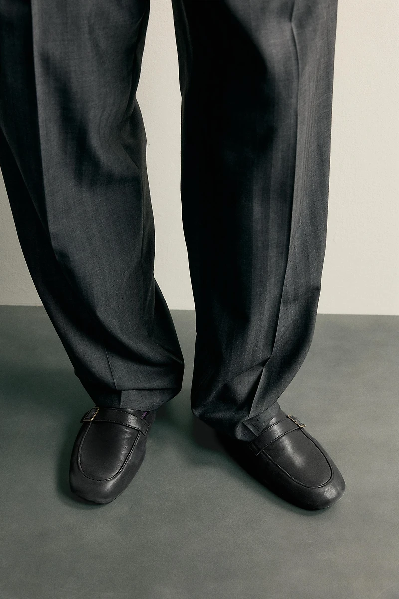 LEATHER LOAFERS