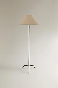 TRIPOD BASE FLOOR LAMP