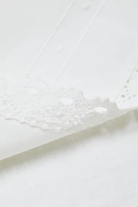 EMBROIDERED COTTON NAPKINS WITH LACE TRIM (PACK OF 2)