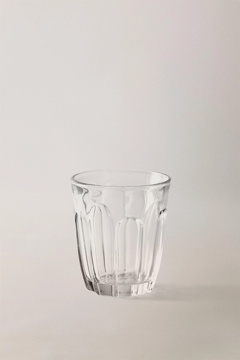 COFFEE TUMBLER WITH RAISED DESIGN