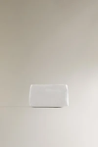 TECHNICAL FABRIC TOILETRY BAG