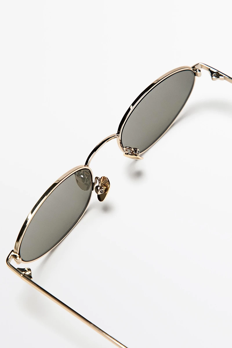 Lunettes de soleil ovales métalliques