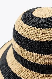 STRIPED BUCKET HAT