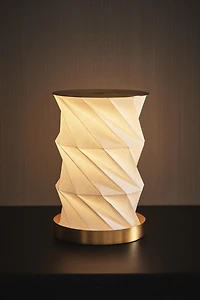 CORDLESS FOLDABLE METAL LAMP
