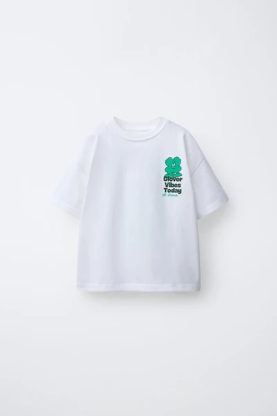 T-SHIRT IMPRIMÉ INSCRIPTION ET TRÈFLE