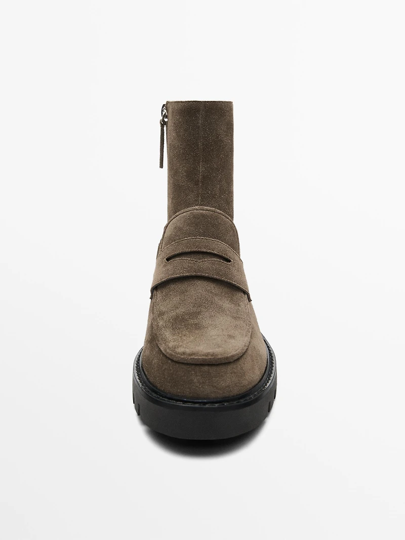 Bottines plates à semelle crantée