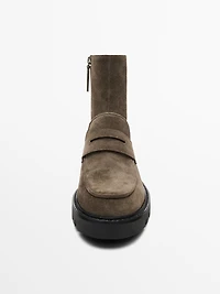 Bottines plates à semelle crantée