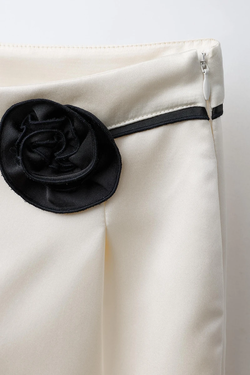 PANTALON BOUFFANT À FLEUR