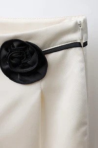 PANTALON BOUFFANT À FLEUR