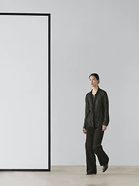 Flowing shirt with scarf collar