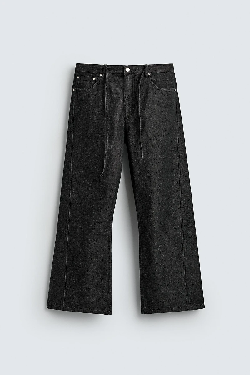 RELAXED FLARE FIT JEANS