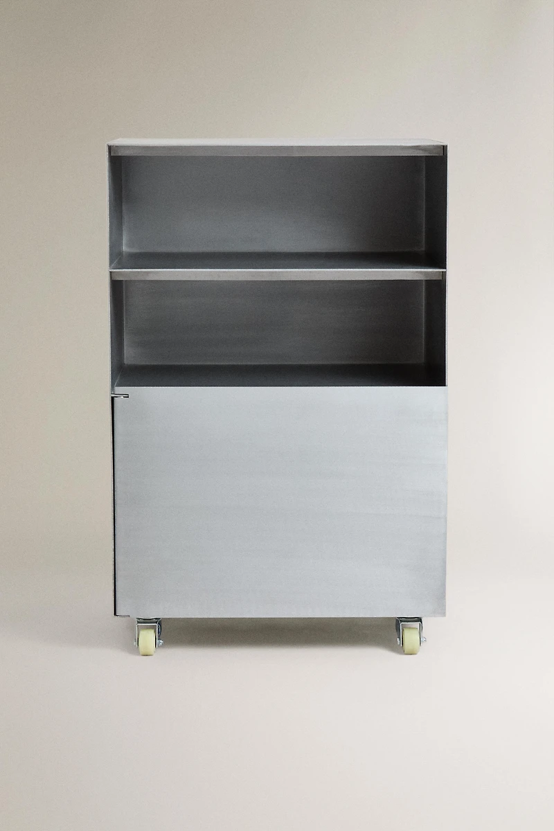 ALUMINUM STORAGE UNIT WITH WHEELS