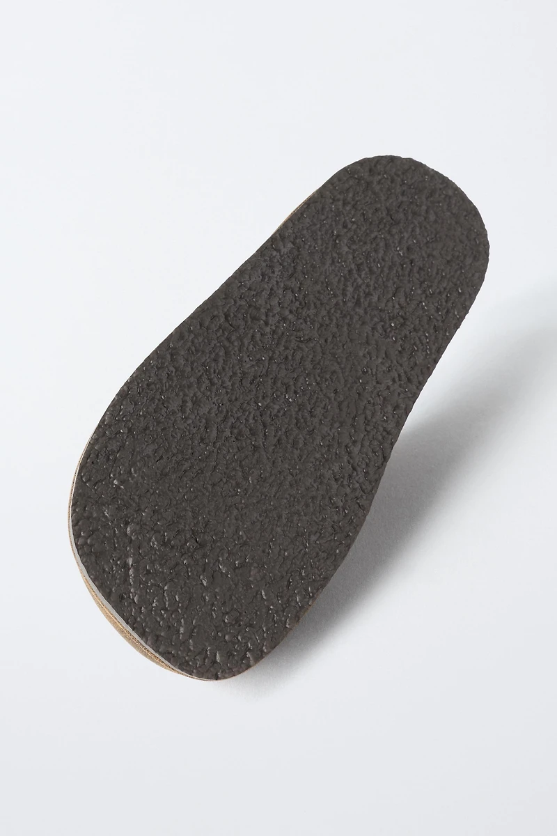 LEATHER BUCKLE SHOES