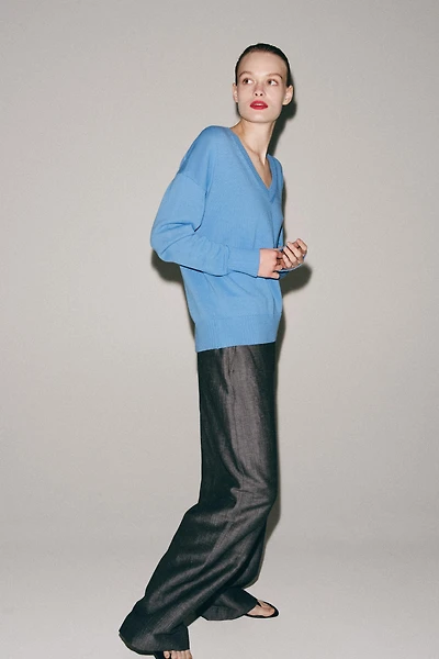 V-NECK KNIT JUMPER
