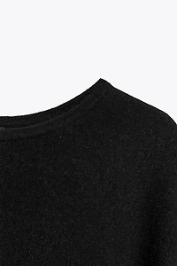 KNIT CAPE