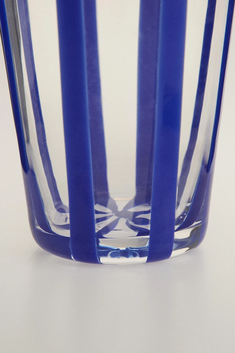 GLASS TUMBLER WITH LINE DESIGN