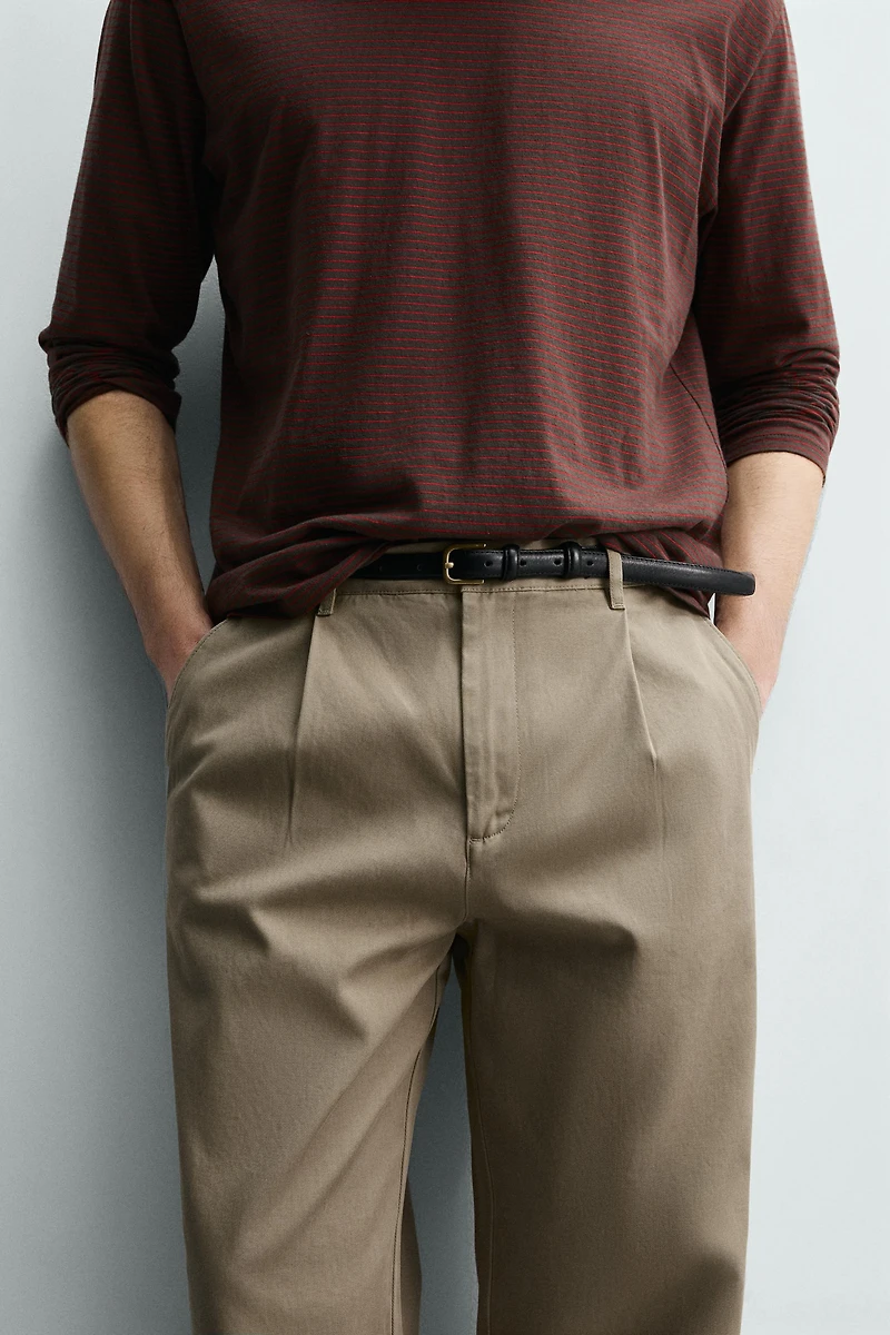 RELAXED FIT PLEATED CHINO PANTS