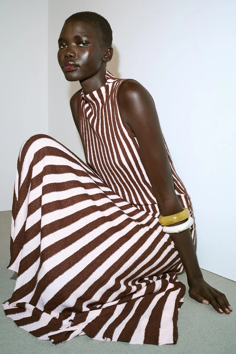 SLEEVELESS STRIPED TEXTURED TOP