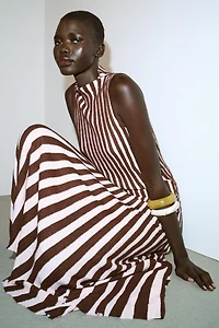 SLEEVELESS STRIPED TEXTURED TOP