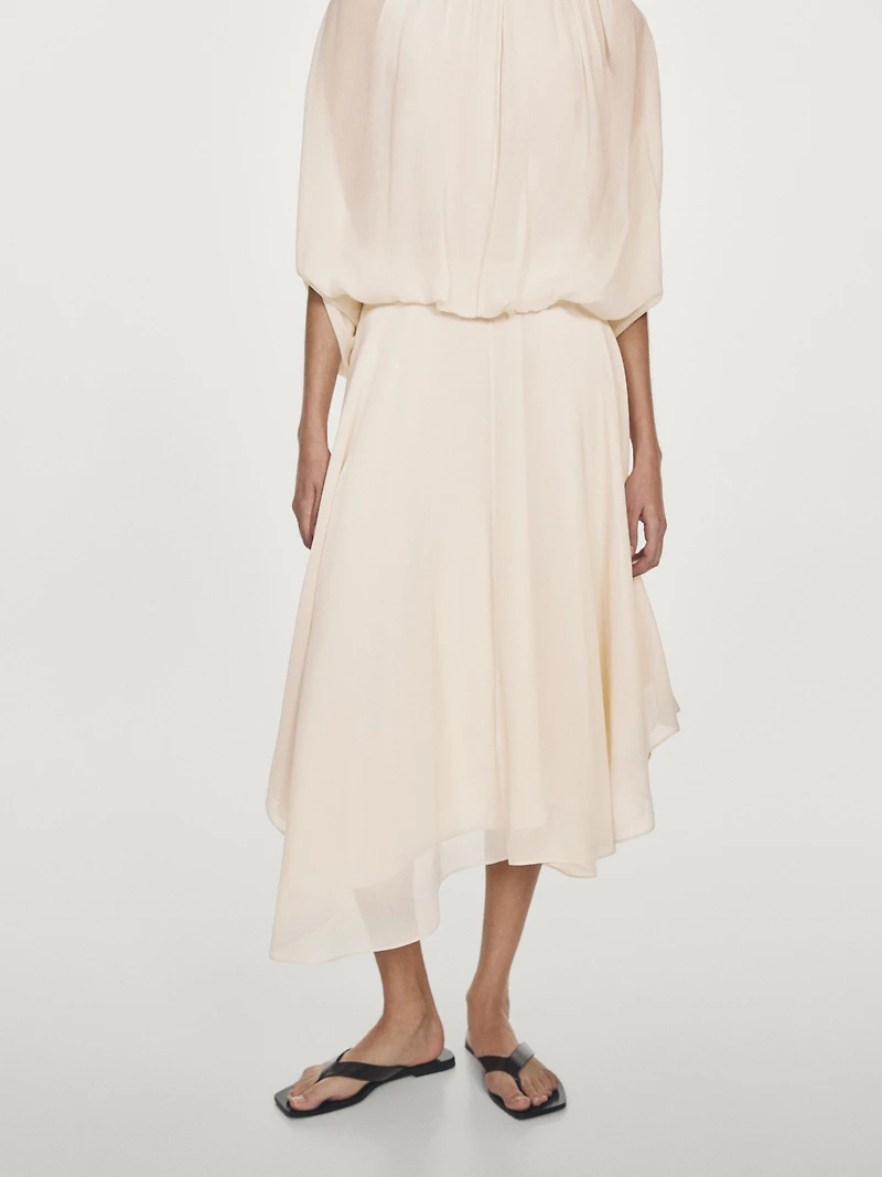 Voluminous flowing blouse