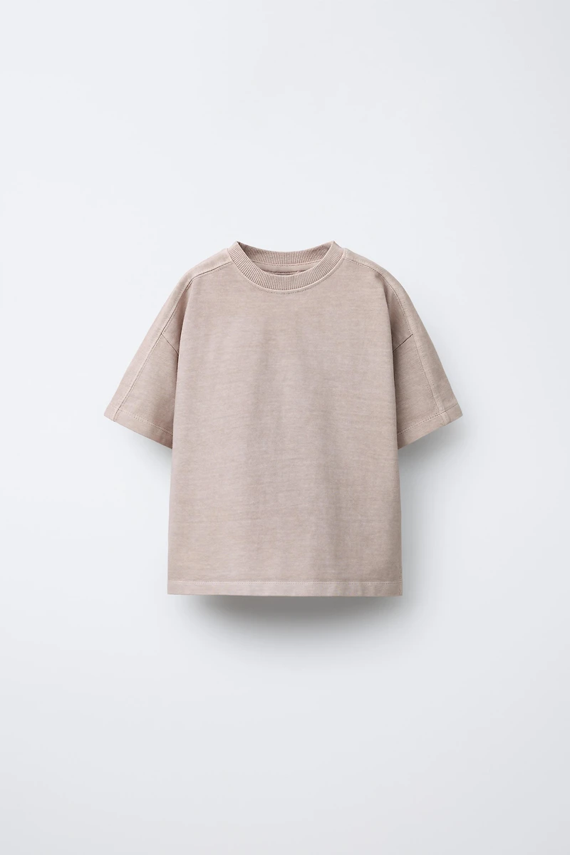 T-SHIRT TEINT EN PIÈCE DÉCOUPES