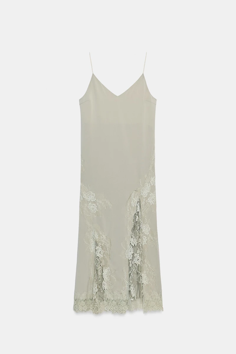 FLOWY LACE DRESS