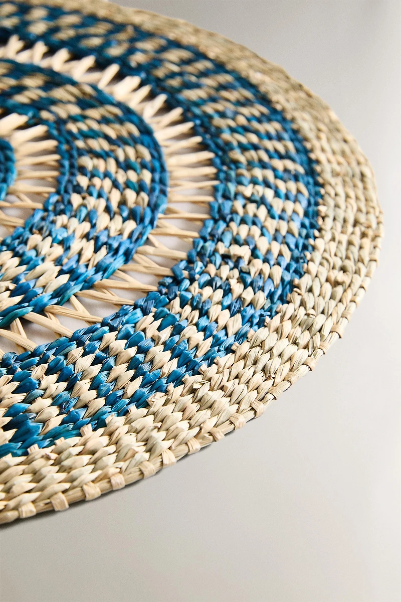 ROUND COLORED WOVEN PLACEMAT