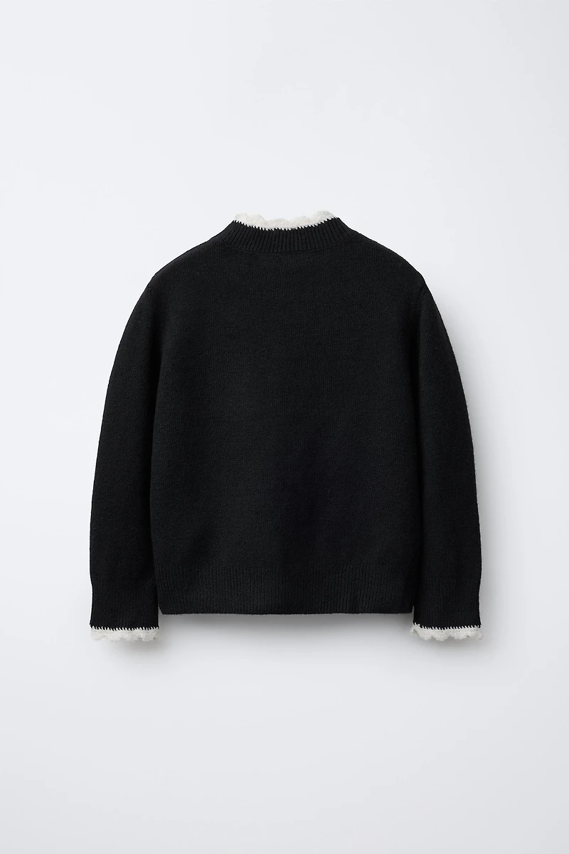 CROCHET TRIM KNIT SWEATER