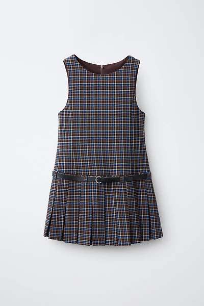 ROBE-SALOPETTE À CARREAUX ET CEINTURE
