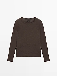 Wool T-shirt with raglan sleeves