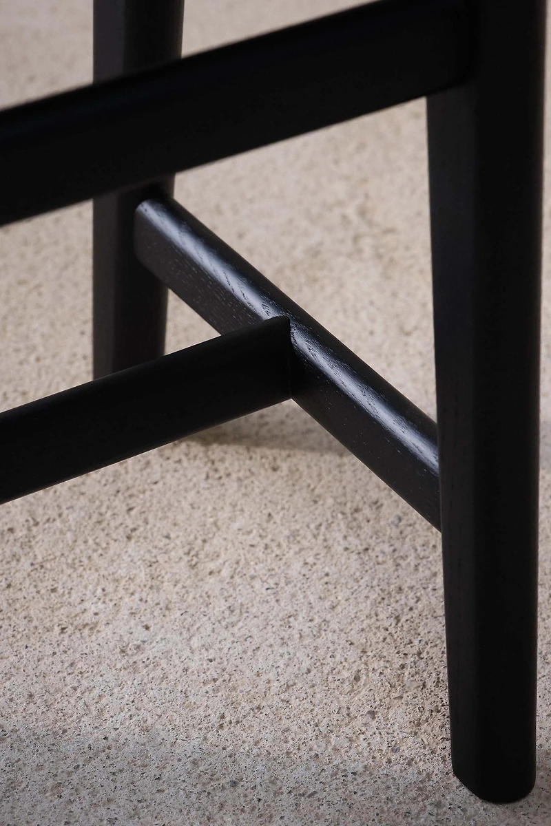 STOOL 01