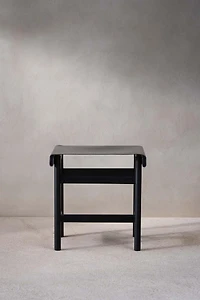 STOOL 01