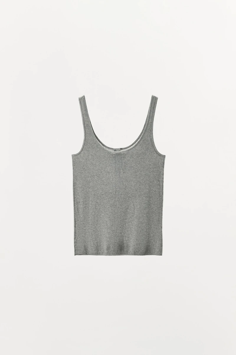 BUTTON KNIT TOP