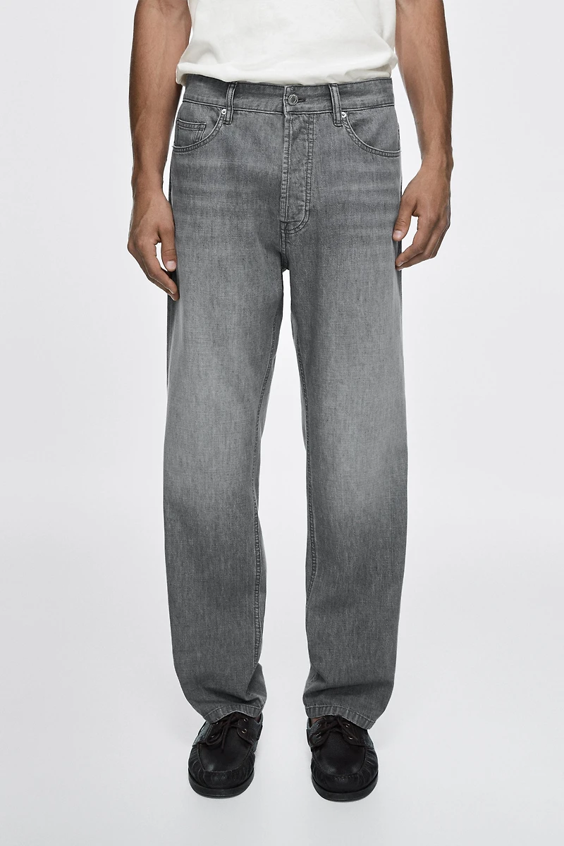 Lightweight straight-leg jeans