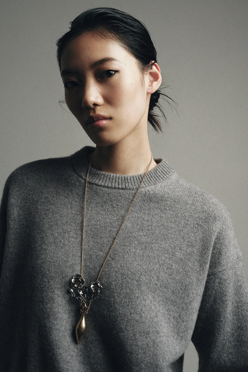FLOWER METAL NECKLACE