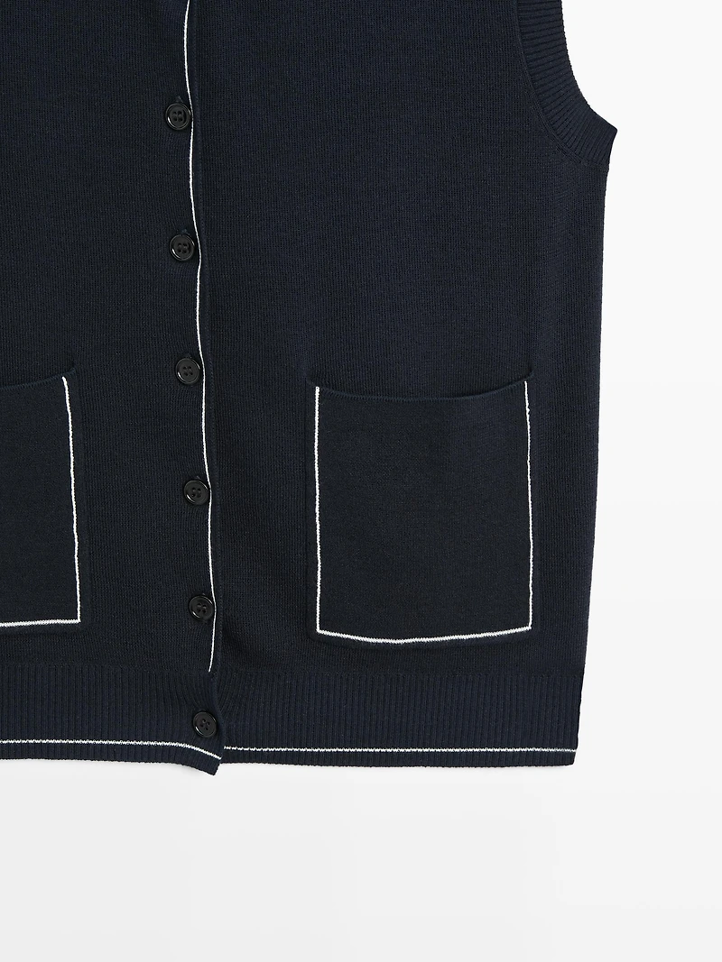 Knit vest with pocket details