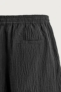 TEXTURED RELAXED FIT SHORTS