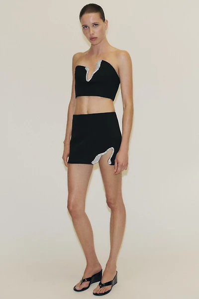 JEWEL DETAIL CROP TOP